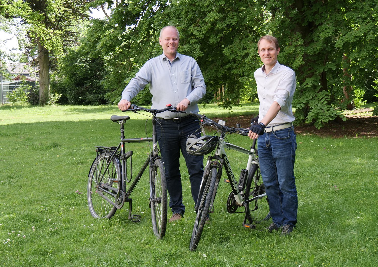 Bernhard Auinger and Herbert Hackl with their bikes